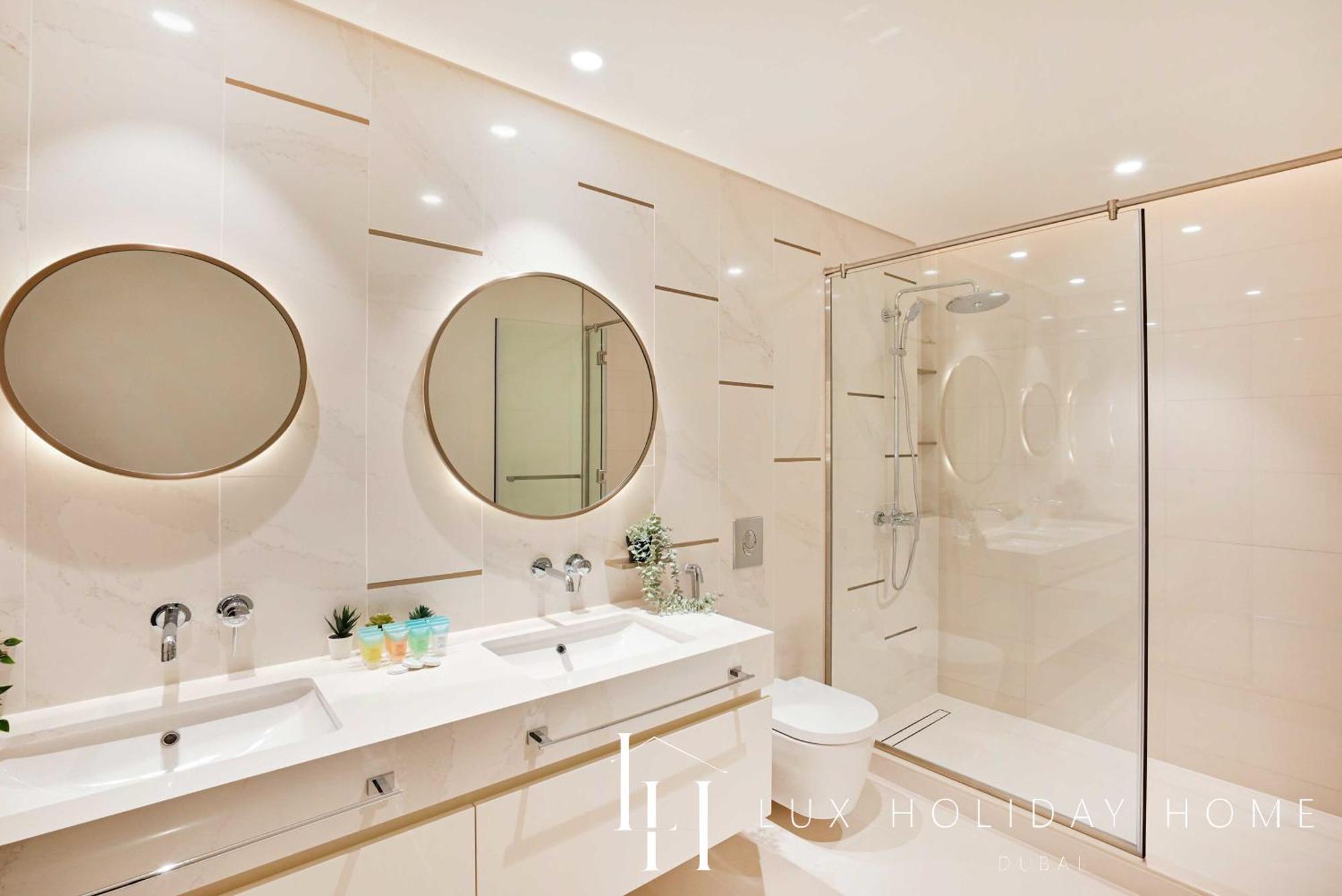 Lux The Ultra Luxury Palm Eye View *